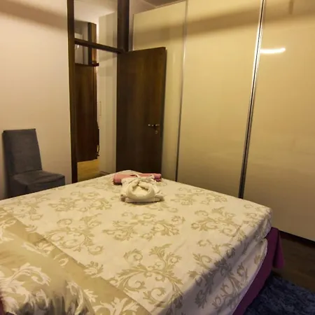 Al Ventidue Apartment